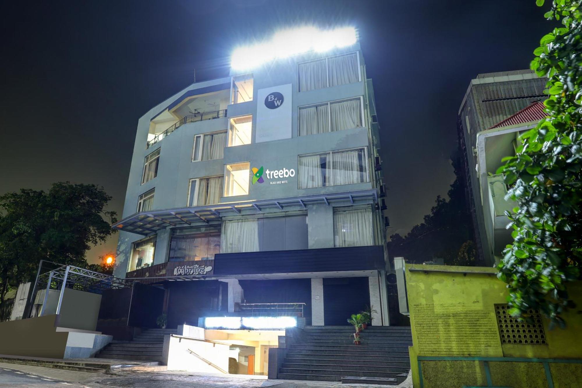 Hotel Treebo Blak & Wite Rk Beach à Visakhapatnam Extérieur photo