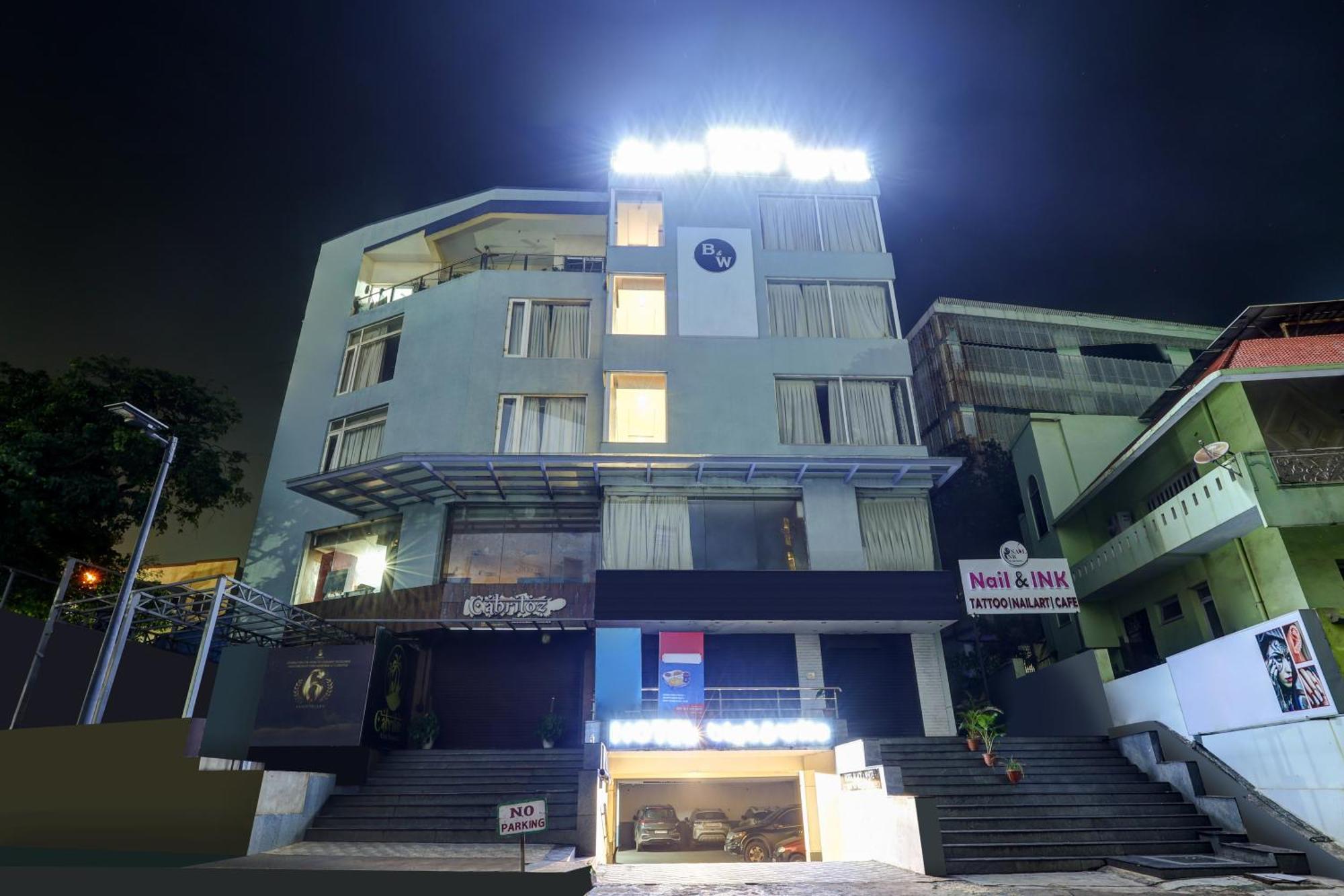 Hotel Treebo Blak & Wite Rk Beach à Visakhapatnam Extérieur photo